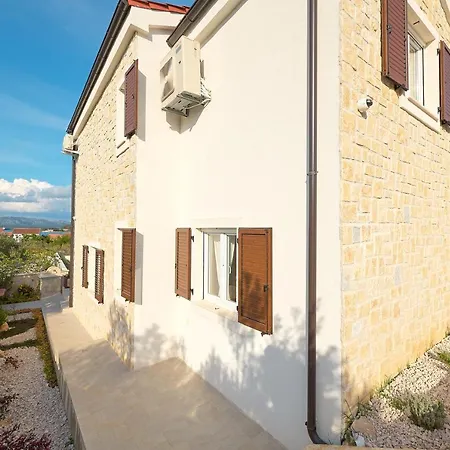 Sun Spalato Cikas * Μούρτερ